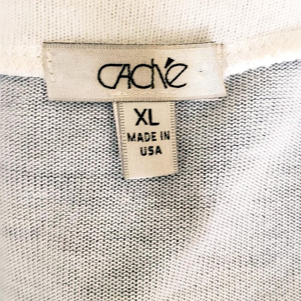 Cache Sweater with Reflective Tacking - Picture 11 of 11
